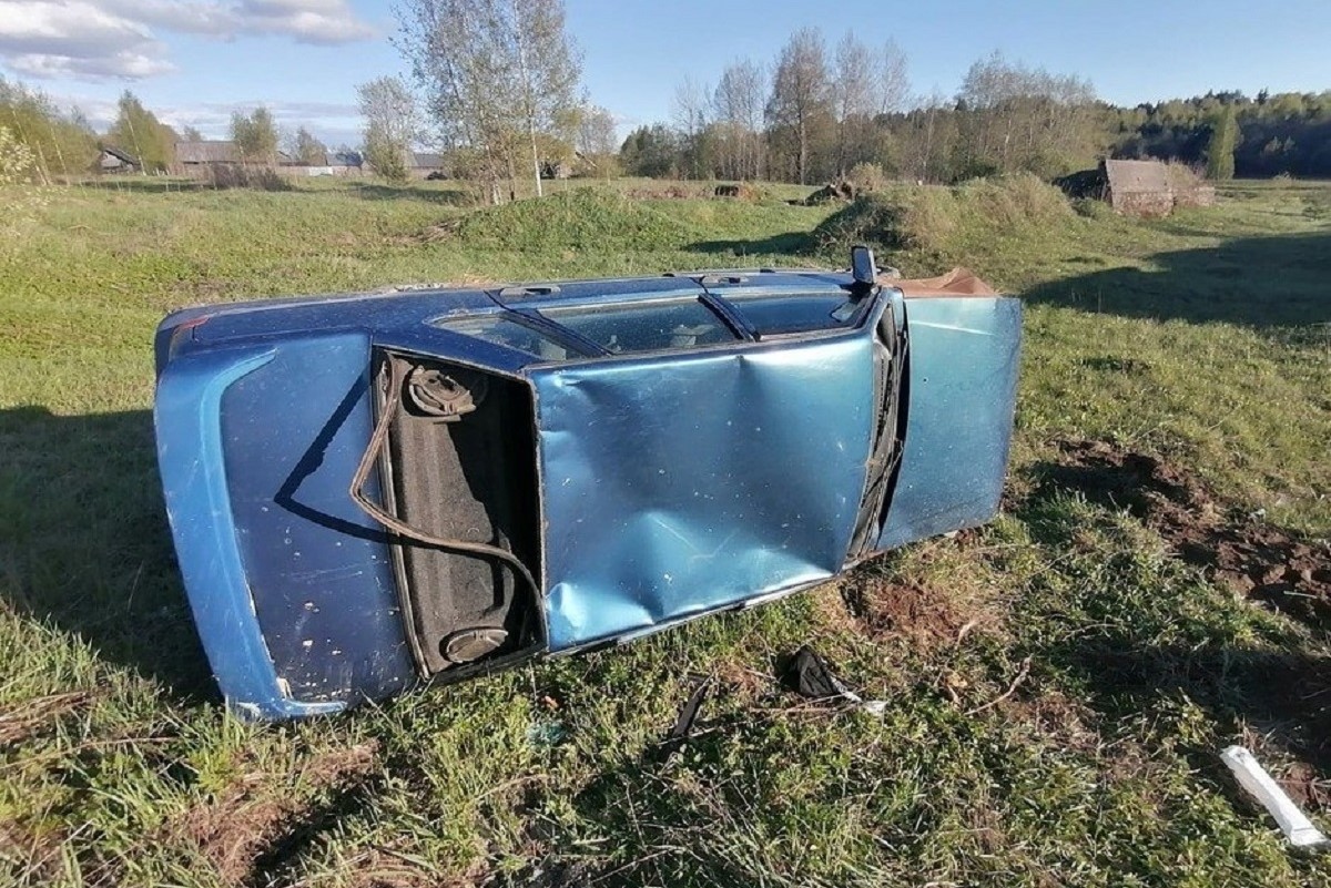 Два человека пострадали в ДТП-перевертыше в Тверской области