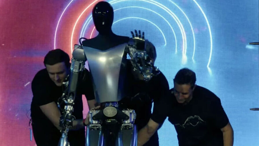 Tesla показала рабочего робота Optimus, который заменит людей на производстве