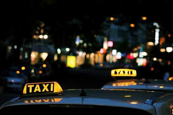 В Курской области мигрантам официально запретили работать в такси