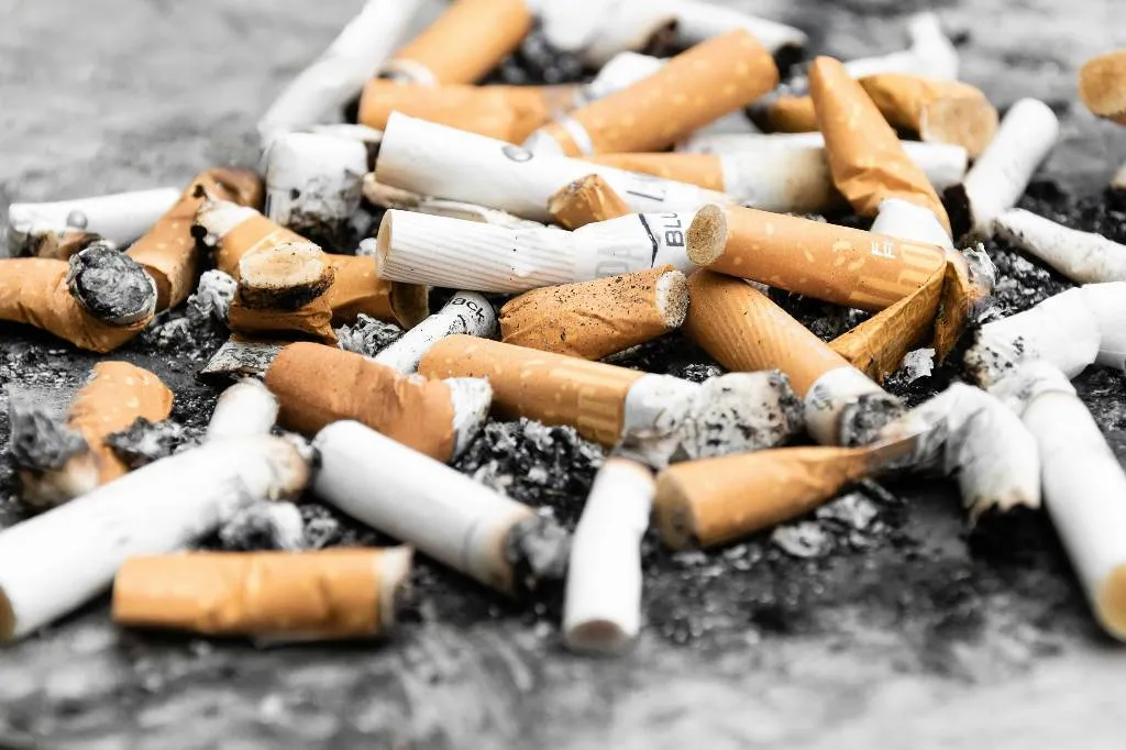 Нарколог заявил об огромном риске для мальчика, которого родители заставили съесть сигареты